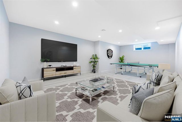 87 Monroe Avenue, Cresskill, NJ 07626