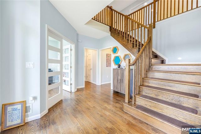 87 Monroe Avenue, Cresskill, NJ 07626