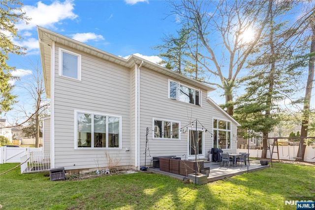 87 Monroe Avenue, Cresskill, NJ 07626
