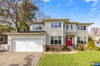 87 Monroe Avenue, Cresskill, NJ 07626