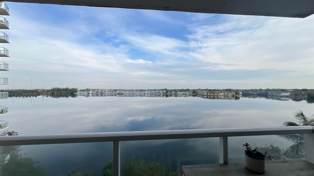 1301 NE Miami Gardens Drive 514w, Miami, FL 33179