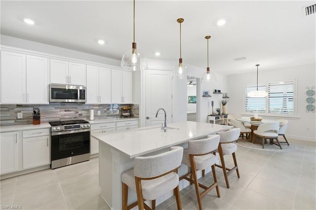 18364 Ridgeline DR, Estero, FL 33928