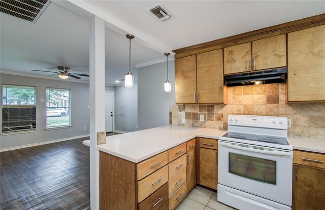 6830 New York Street, Houston, TX 77021