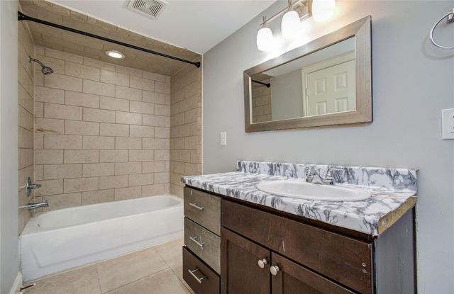 6830 New York Street, Houston, TX 77021
