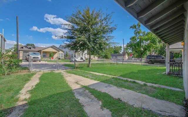 6830 New York Street, Houston, TX 77021
