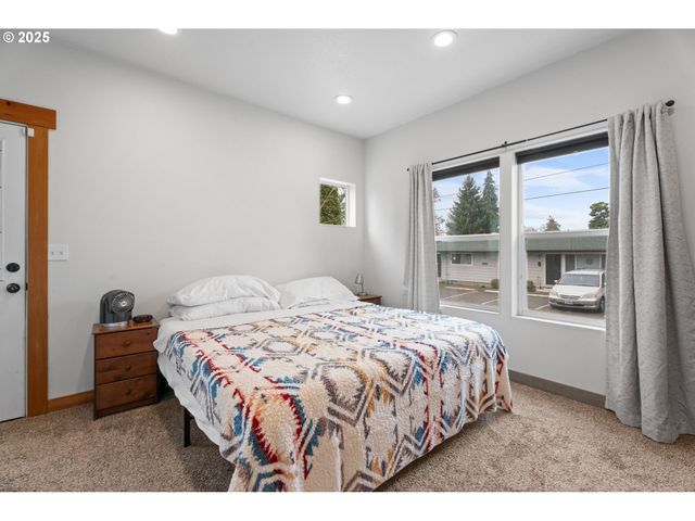 114 PINE St, St Helens, OR 97051