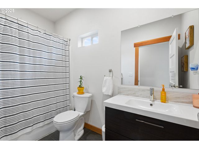 114 PINE St, St Helens, OR 97051