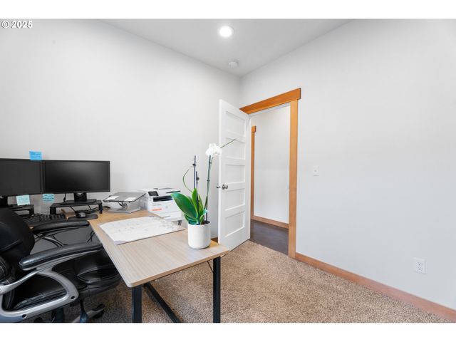 114 PINE St, St Helens, OR 97051