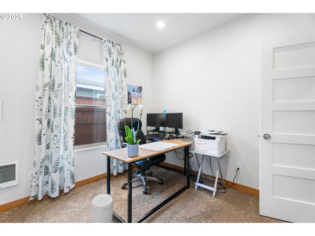 114 PINE St, St Helens, OR 97051