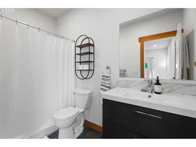 114 PINE St, St Helens, OR 97051