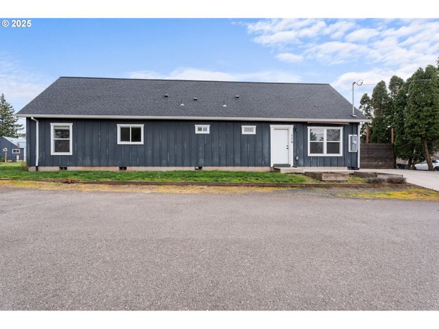 114 PINE St, St Helens, OR 97051