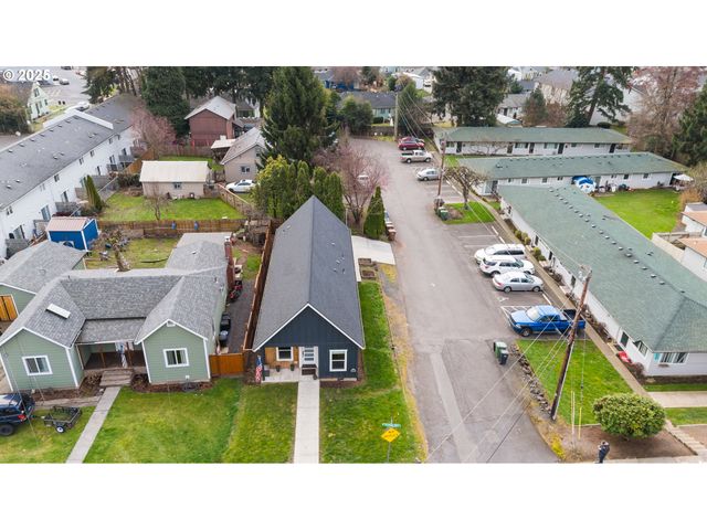 114 PINE St, St Helens, OR 97051
