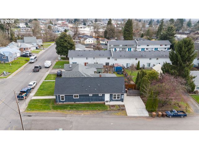 114 PINE St, St Helens, OR 97051