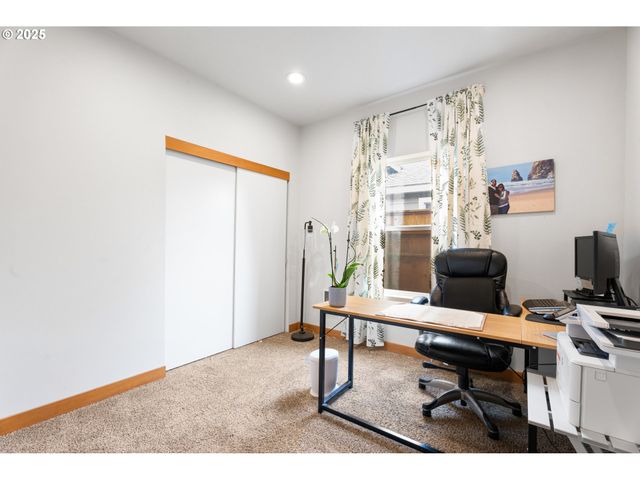 114 PINE St, St Helens, OR 97051