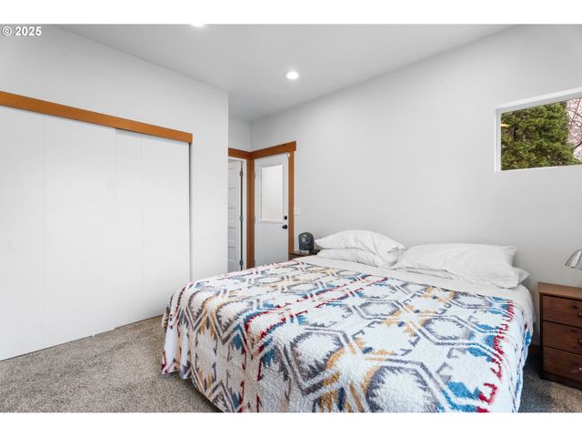 114 PINE St, St Helens, OR 97051