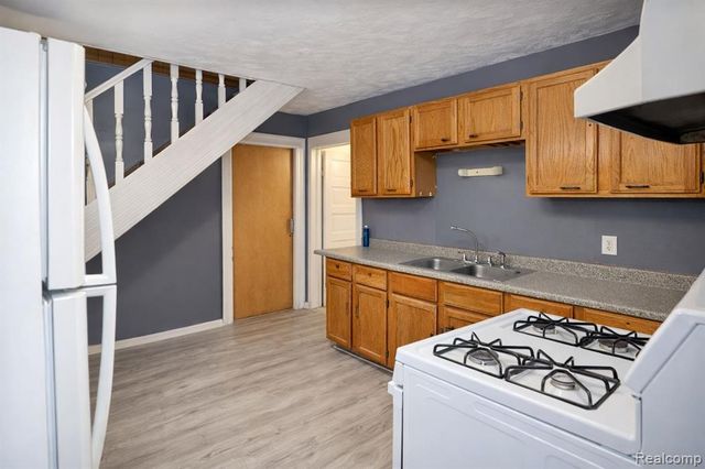 11655 Mitchell Street, Hamtramck, MI 48212