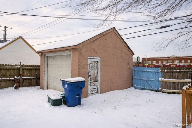 11655 Mitchell Street, Hamtramck, MI 48212