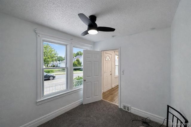 11655 Mitchell Street, Hamtramck, MI 48212