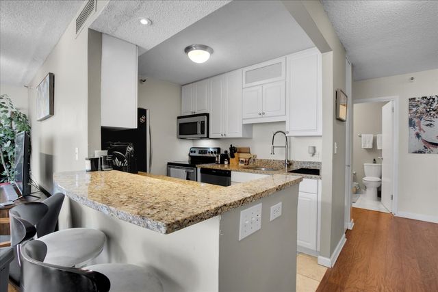 10 E Ontario Street 905, Chicago, IL 60611