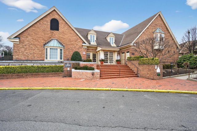 20716 Melissa Court 1653, Bayside, NY 11360