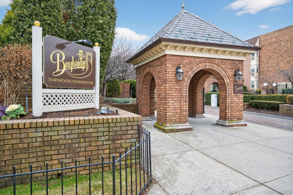 20716 Melissa Court 1653, Bayside, NY 11360