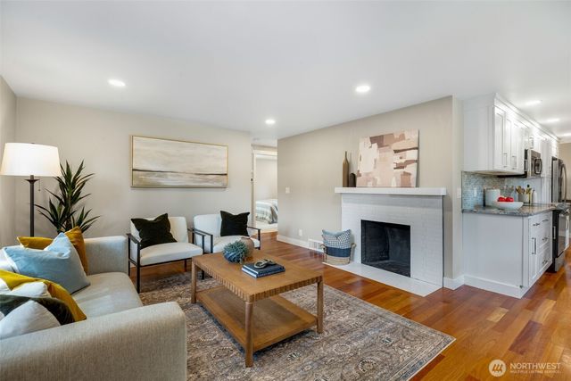 3700 NE 74th Place, Seattle, WA 98115