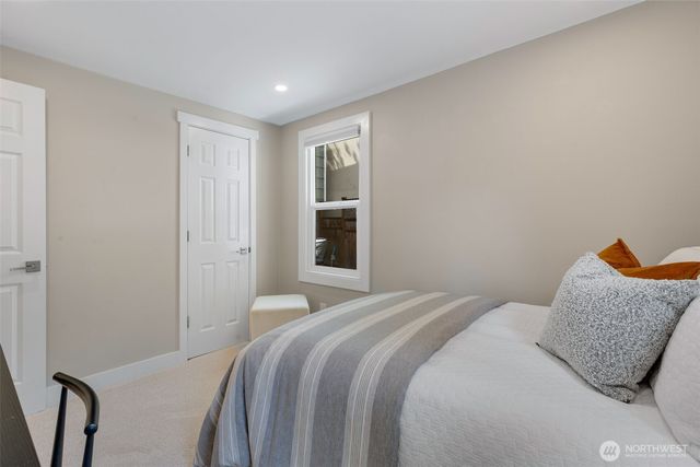 3700 NE 74th Place, Seattle, WA 98115