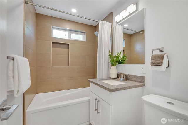 3700 NE 74th Place, Seattle, WA 98115