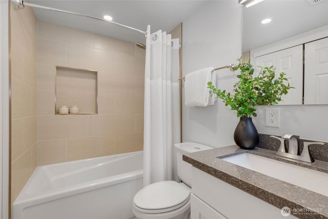 3700 NE 74th Place, Seattle, WA 98115
