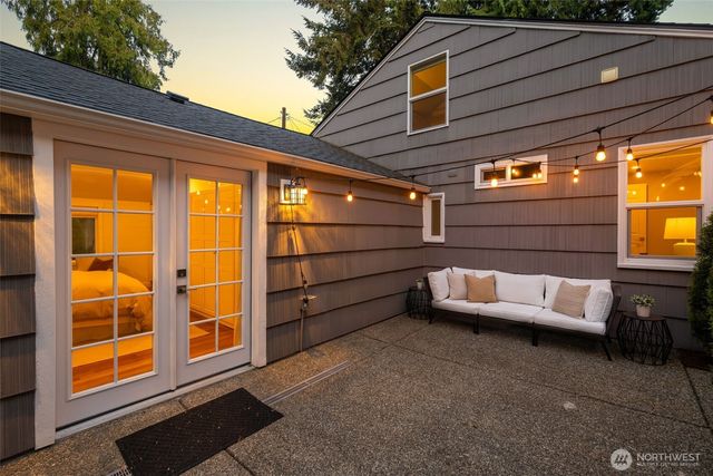 3700 NE 74th Place, Seattle, WA 98115