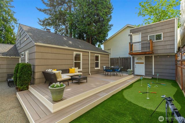 3700 NE 74th Place, Seattle, WA 98115