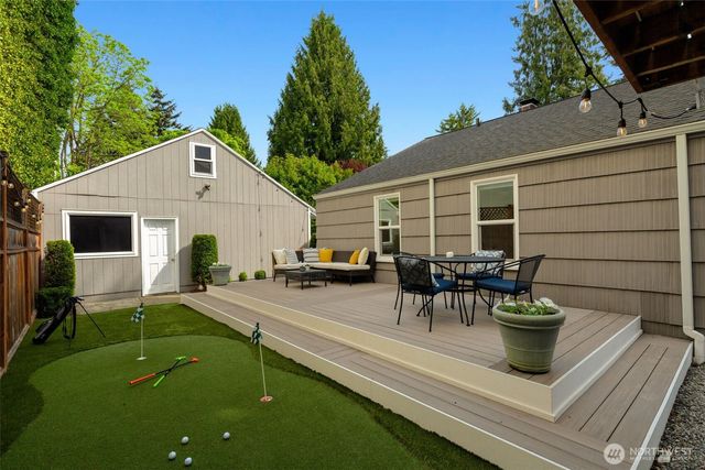 3700 NE 74th Place, Seattle, WA 98115