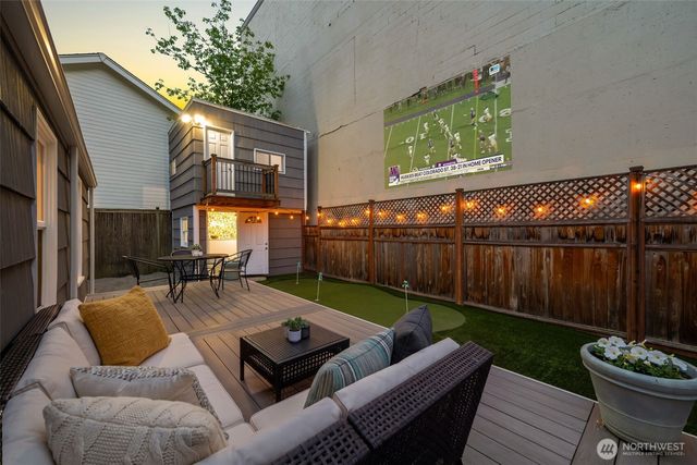 3700 NE 74th Place, Seattle, WA 98115