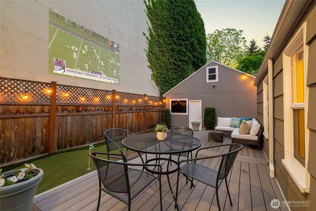 3700 NE 74th Place, Seattle, WA 98115