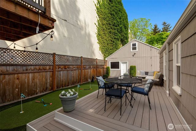 3700 NE 74th Place, Seattle, WA 98115