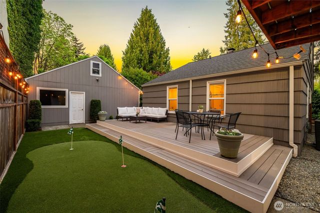 3700 NE 74th Place, Seattle, WA 98115