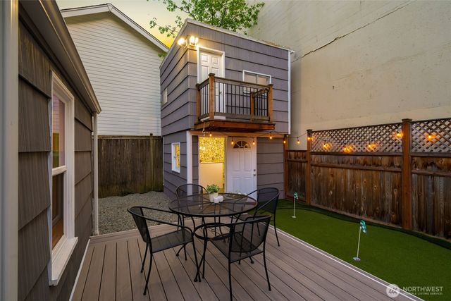 3700 NE 74th Place, Seattle, WA 98115