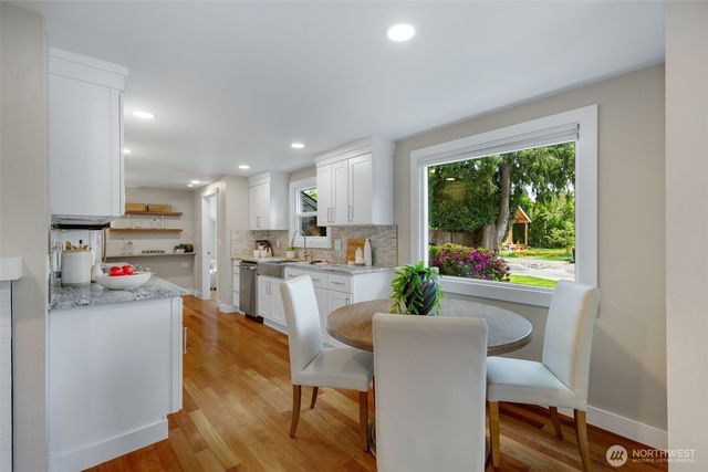 3700 NE 74th Place, Seattle, WA 98115