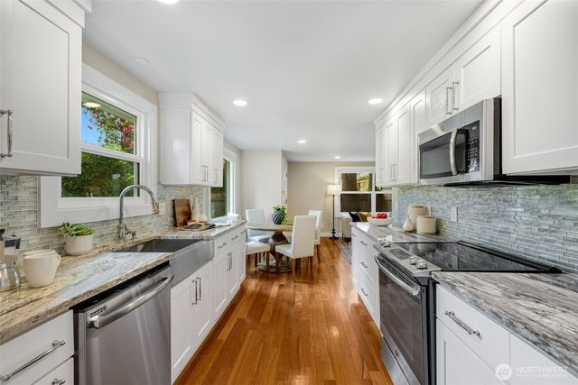 3700 NE 74th Place, Seattle, WA 98115