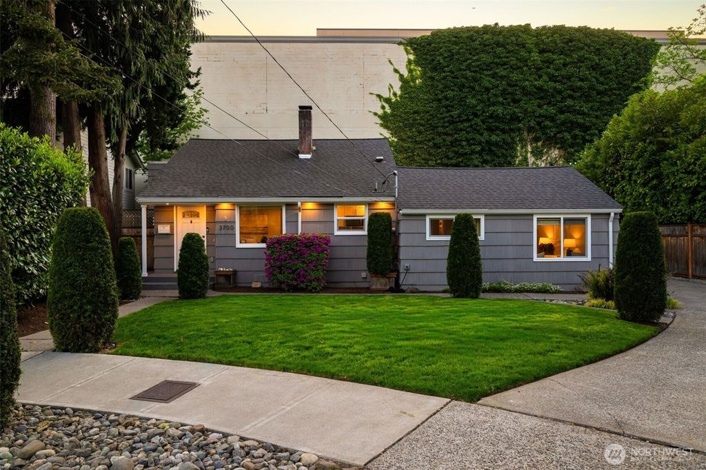 3700 NE 74th Place, Seattle, WA 98115