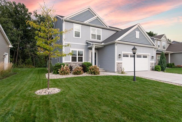 516 Wild Oak ROAD, Hartland, WI 53029