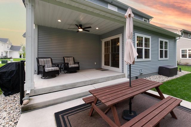 516 Wild Oak ROAD, Hartland, WI 53029