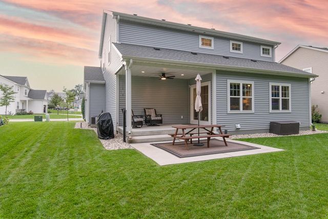 516 Wild Oak ROAD, Hartland, WI 53029