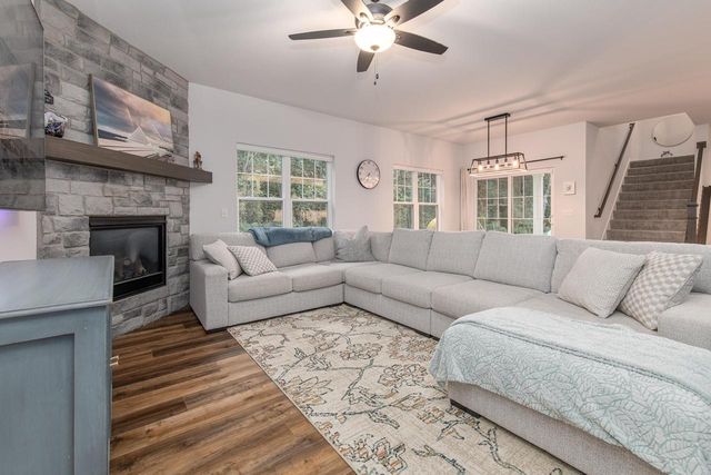 516 Wild Oak ROAD, Hartland, WI 53029