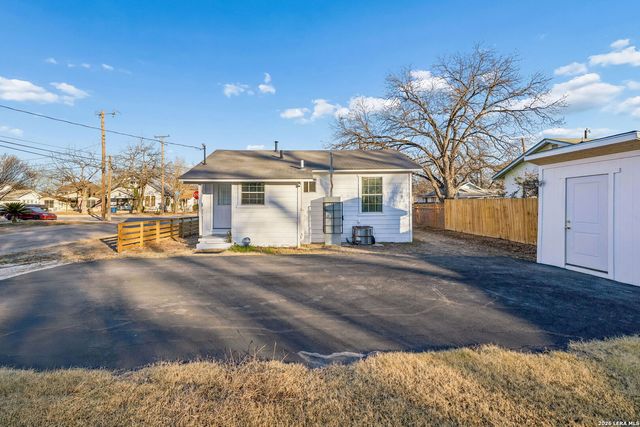 330 Uvalde, San Antonio, TX 78210