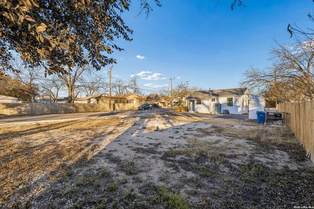 330 Uvalde, San Antonio, TX 78210