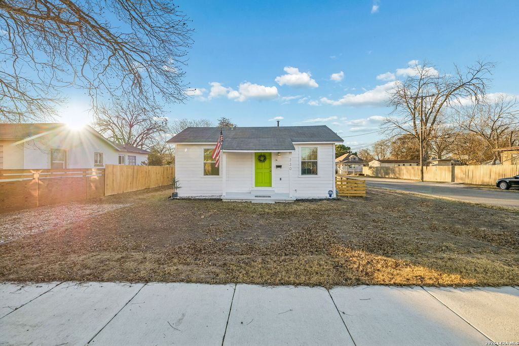 330 Uvalde, San Antonio, TX 78210