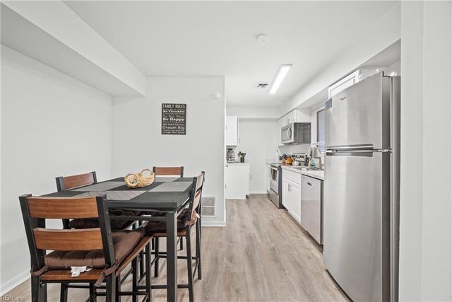 1473 Monterry PL, Newport News, VA 23608