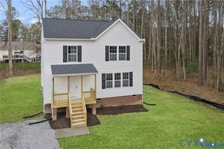 512 Freedom Dr, Ruther Glen, VA 22546