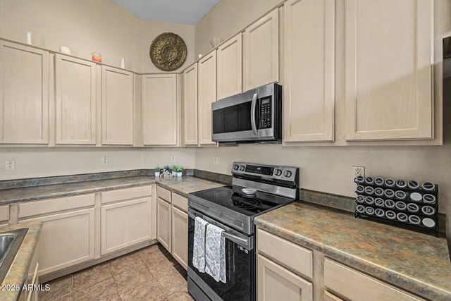 5333 W IAN Drive, Laveen, AZ 85339